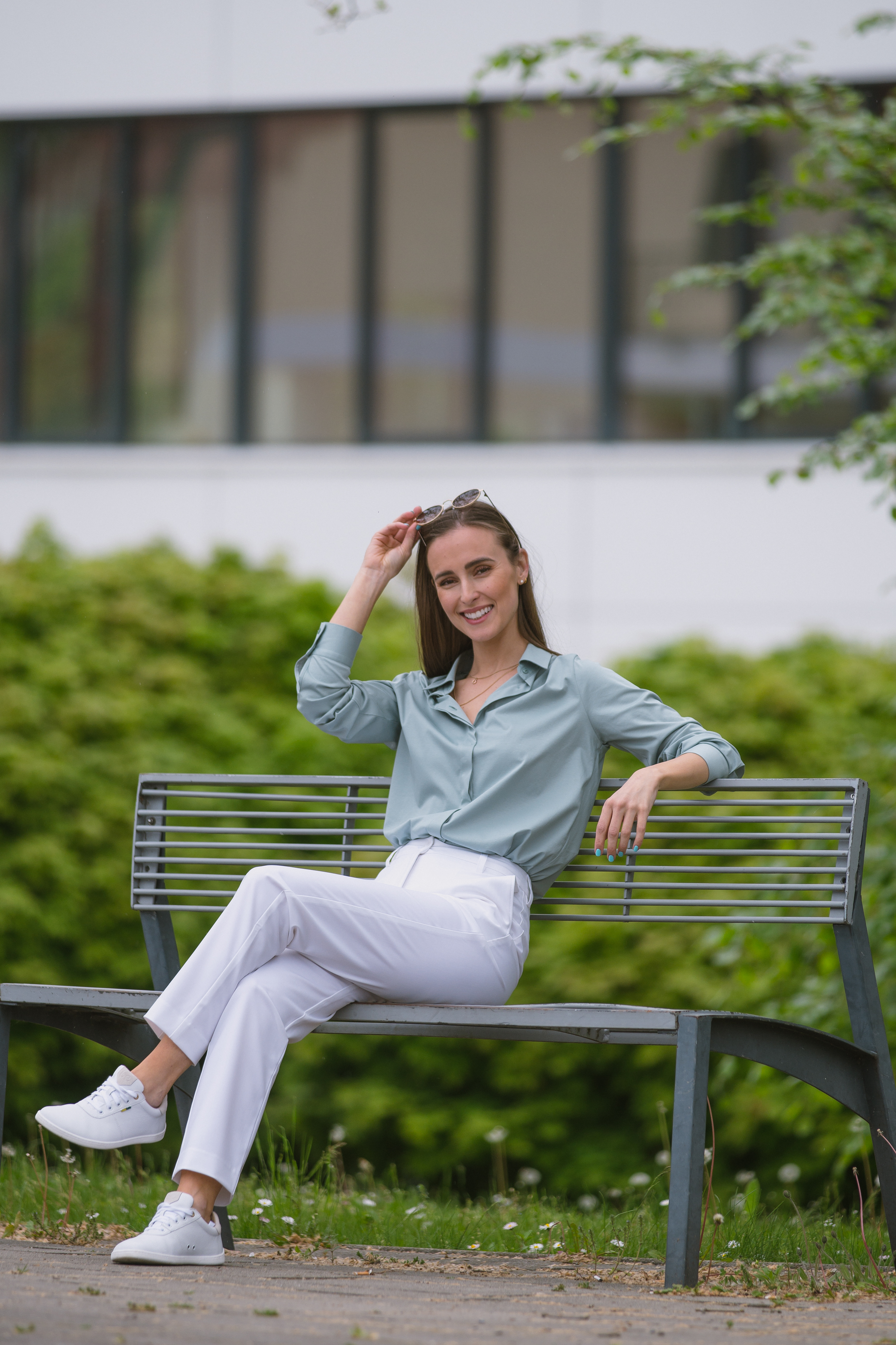 Camisa de mujer Be Lenka Essentials - Pistachio Green.
100% algodón para una comodidad perfectala camisa es parcialmente resistente al olor gracias al tratamiento antibacterianoel material de la camisa no perderá su calidad incluso después de muchos lavadosla inscripción Be Lenka en todos los botones y un botón de repuesto en la etiquetala prenda perfecta para complementar tu armario cápsula
Características:
tratamiento superficial antibacteriano
La modelo mide 168 cm de altura y lleva la talla XS.