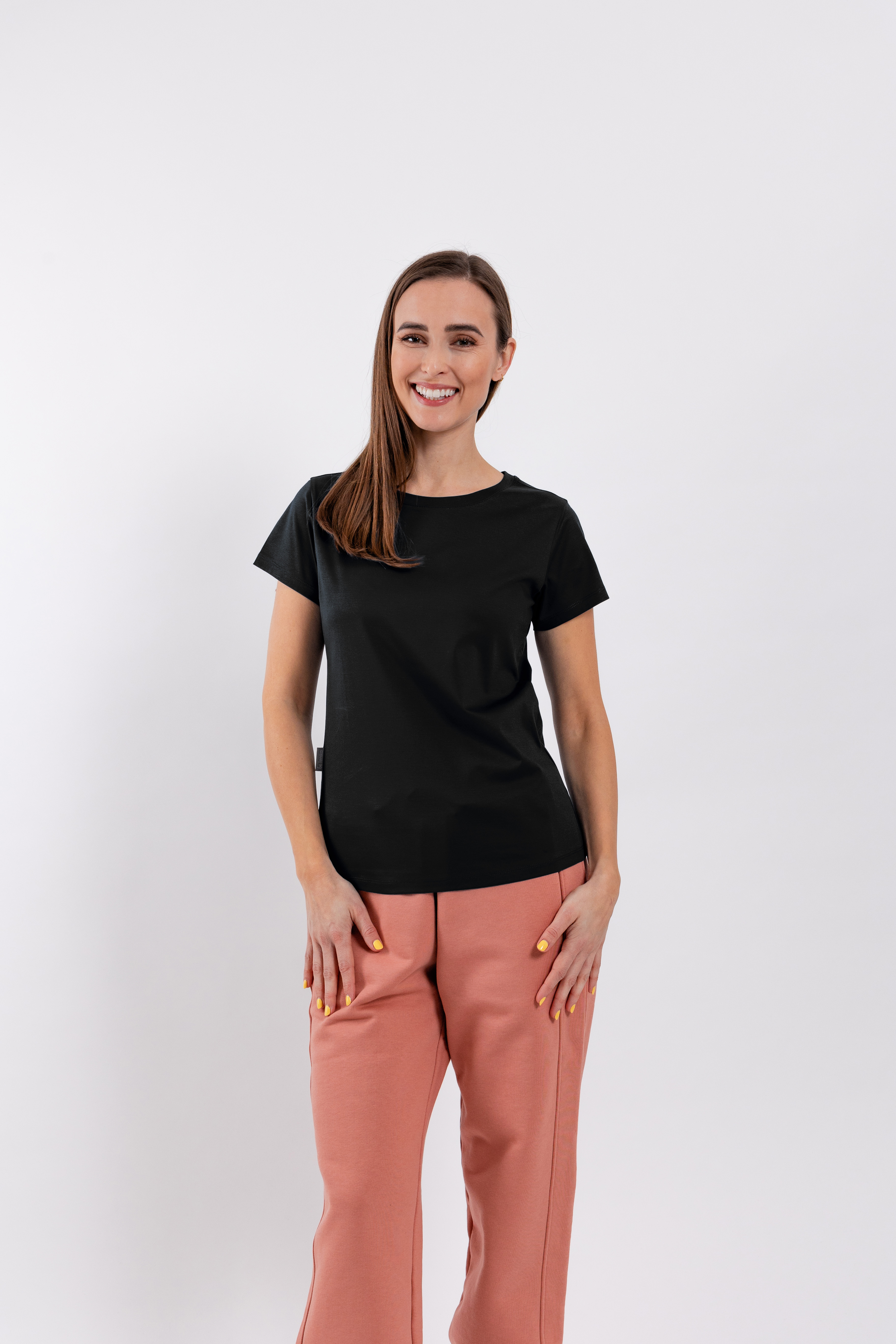 Camiseta de mujer con cuello redondo Be Lenka Essentials - Jet Black.