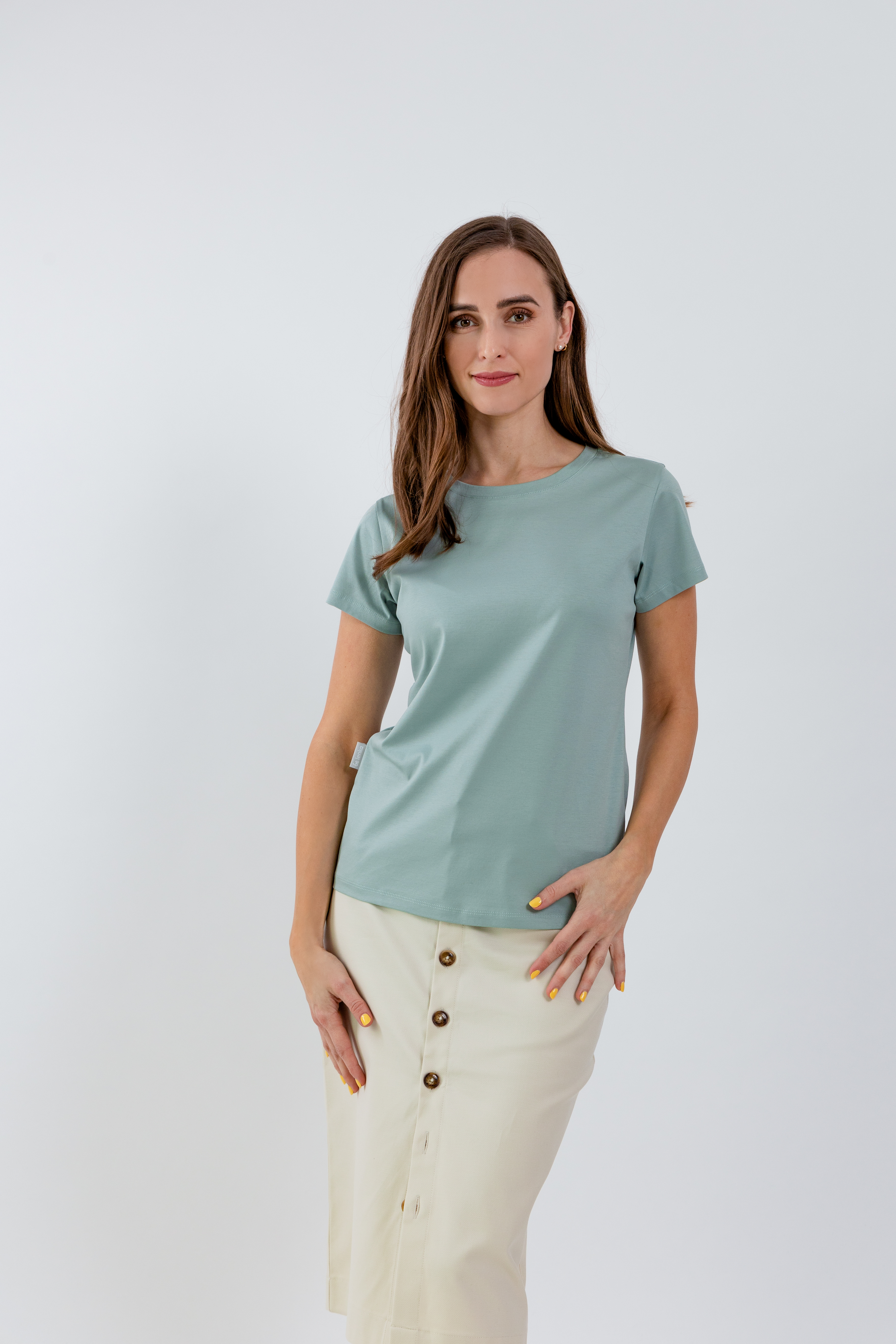 Camiseta de mujer con cuello redondo Be Lenka Essentials - Pistachio Green.