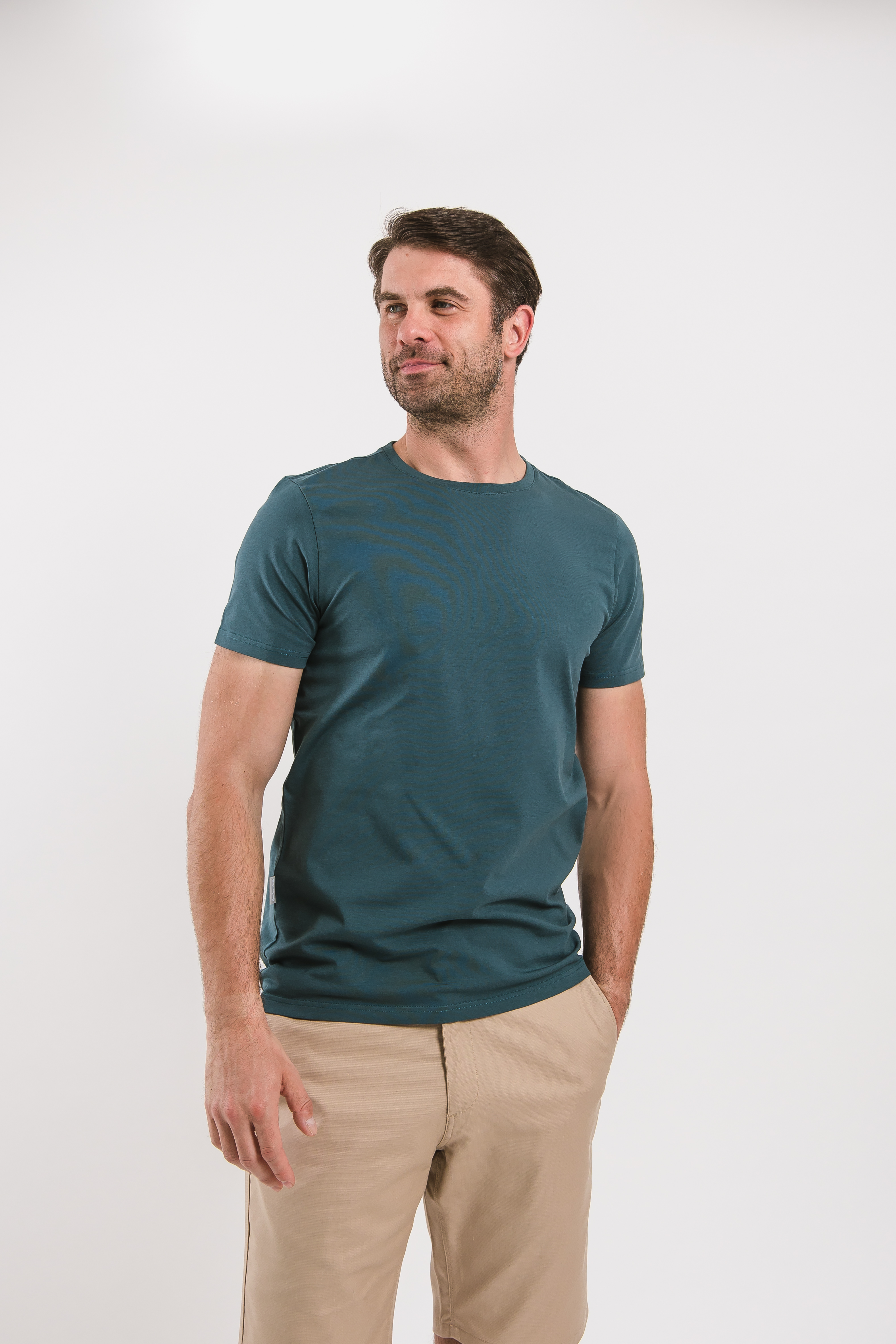 Camiseta de hombre con cuello redondo Be Lenka Essentials - Deep Ocean Blue.