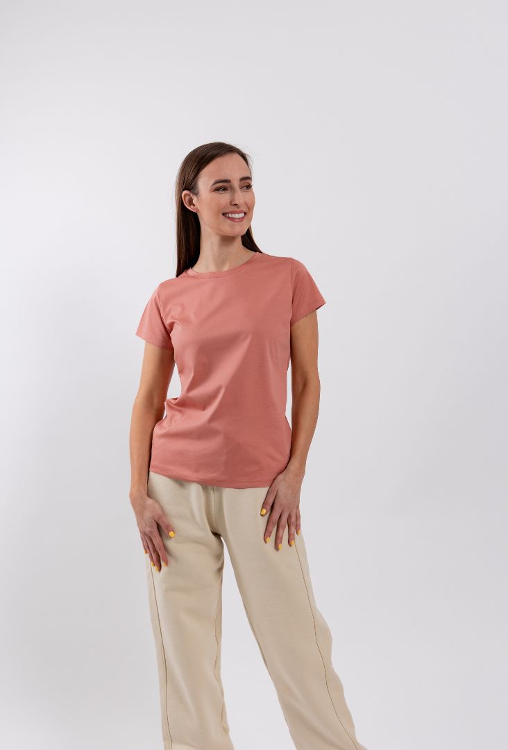 Camiseta de mujer con cuello redondo Be Lenka Essentials - Salmon Pink.