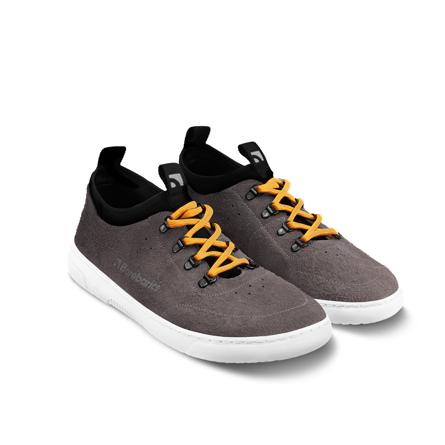 Barefoot Sneakers Barebarics Bronx - Midnight Black.
Las zapatillas Barebarics se fabrican mediante procesos que minimizan el impacto en el medio ambiente.
  La parte superior está hecha de cuero y textil  El forro está hecho de lycra y microfibra  La suela está hecha de goma sintética suave con alta resistencia al desgaste.



Atributos del calzado “barefoot”
    Forma anatómica - La zapatilla respeta la forma del pie.

Más información
calzado de callediseño urbano modernodiseñado y hecho a mano en la Unión Europea con el uso de materiales sostenibles localesexcelente durabilidad y solidez del color de los materialesdisponibles en tallas: 36 - 47 (según medida europea)