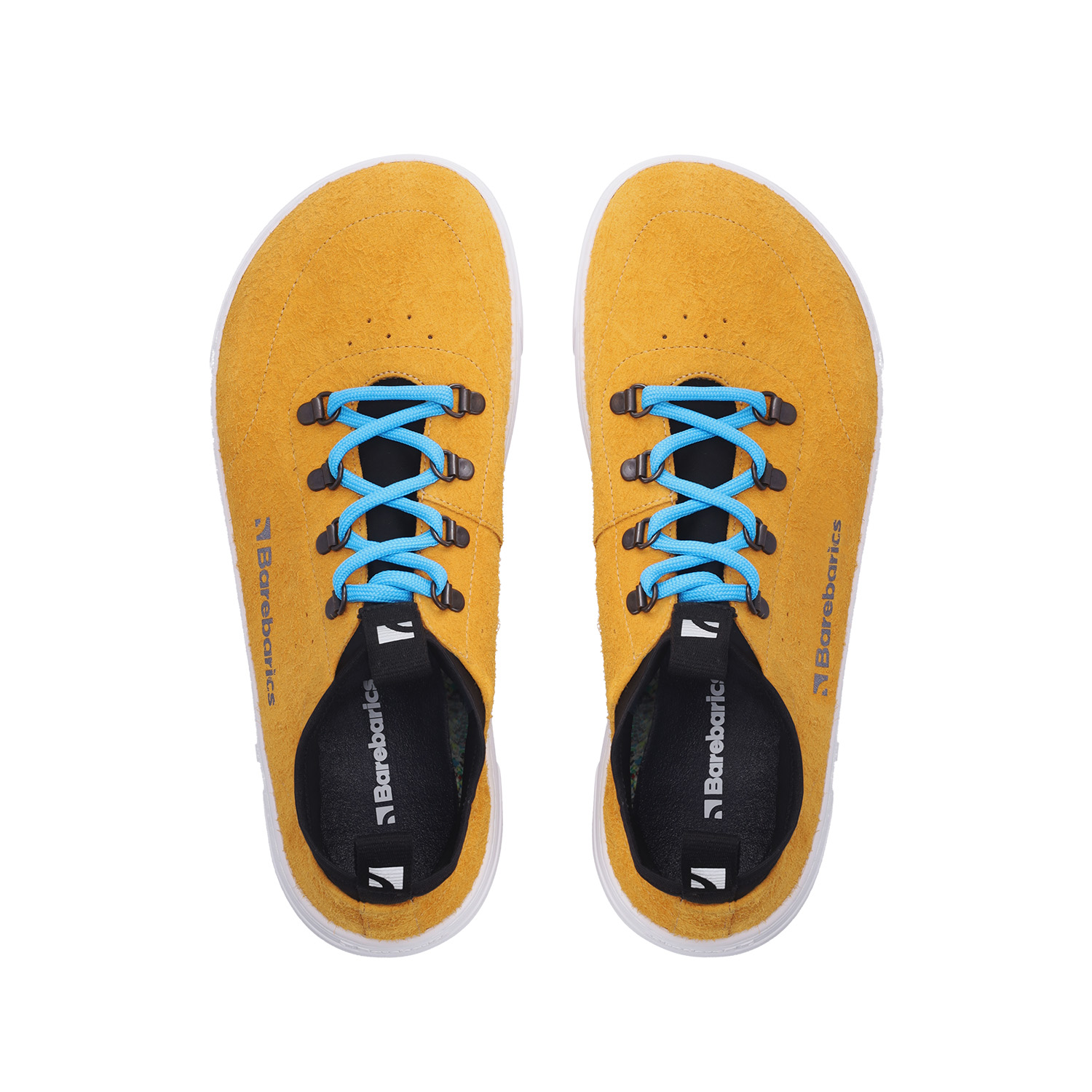 Barefoot Sneakers Barebarics Bronx - Mustard.
Las zapatillas Barebarics se fabrican mediante procesos que minimizan el impacto en el medio ambiente.
  La parte superior está hecha de cuero y textil  El forro está hecho de lycra y microfibra  La suela está hecha de goma sintética suave con alta resistencia al desgaste.



Atributos del calzado “barefoot”
    Forma anatómica - La zapatilla respeta la forma del pie.

Más información
calzado de callediseño urbano modernodiseñado y hecho a mano en la Unión Europea con el uso de materiales sostenibles localesexcelente durabilidad y solidez del color de los materialesdisponibles en tallas: 36 - 47 (según medida europea)