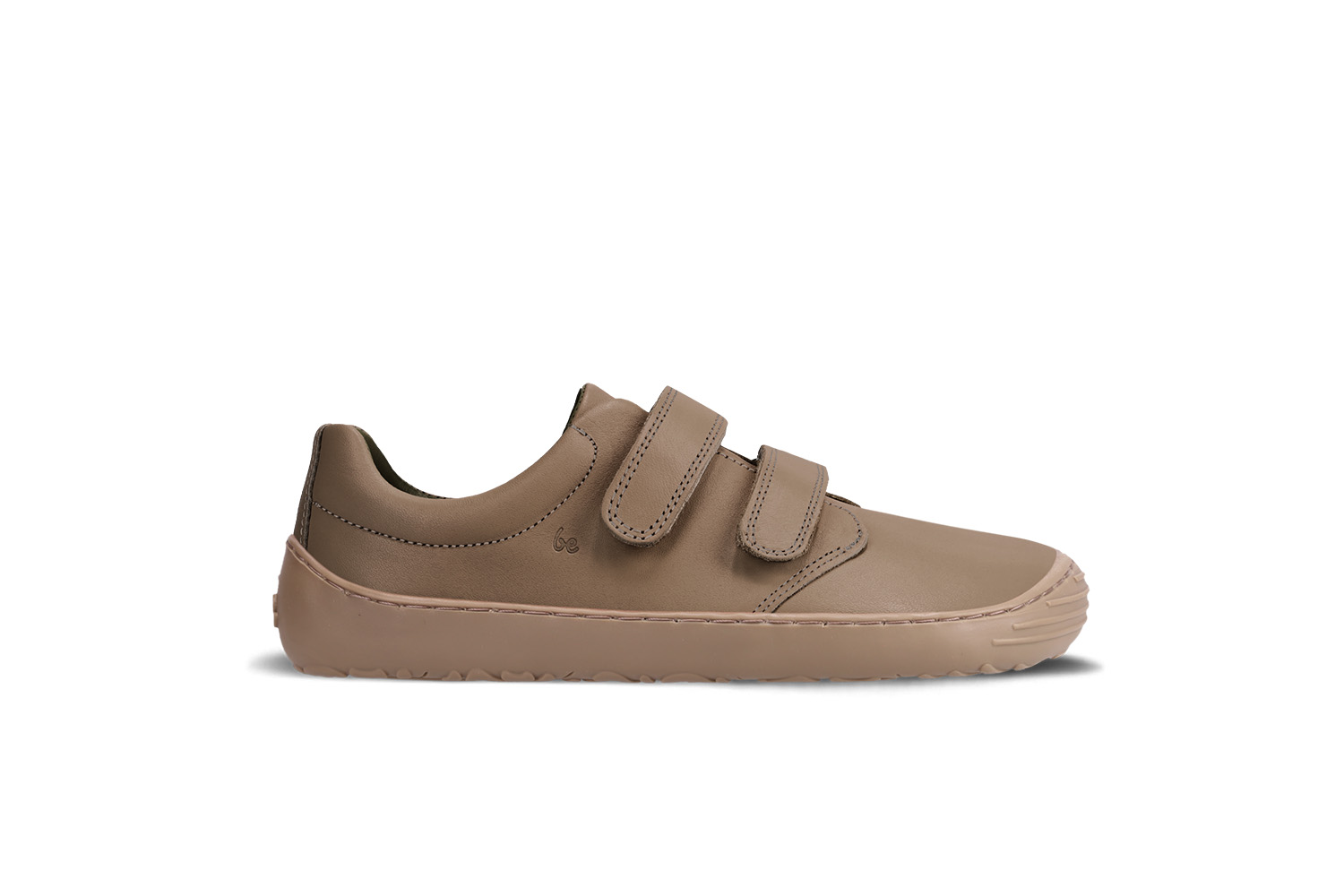 Zapatos barefoot de niños Be Lenka Bounce - All Brown.
  los zapatos descalzos imitan perfectamente el andar descalzo, exactamente como lo ha diseñado la naturaleza  suela cosida para la vida del zapato más larga  zapatos universales adecuados también para eventos especiales  suela KidsUltraGrip para modelos infantiles con excelente agarre y patrón divertido  calzado prácticos gracias al velcro  zapatos ligeros fabricados de piel de napa de primera calidad  elegantes logotipos 