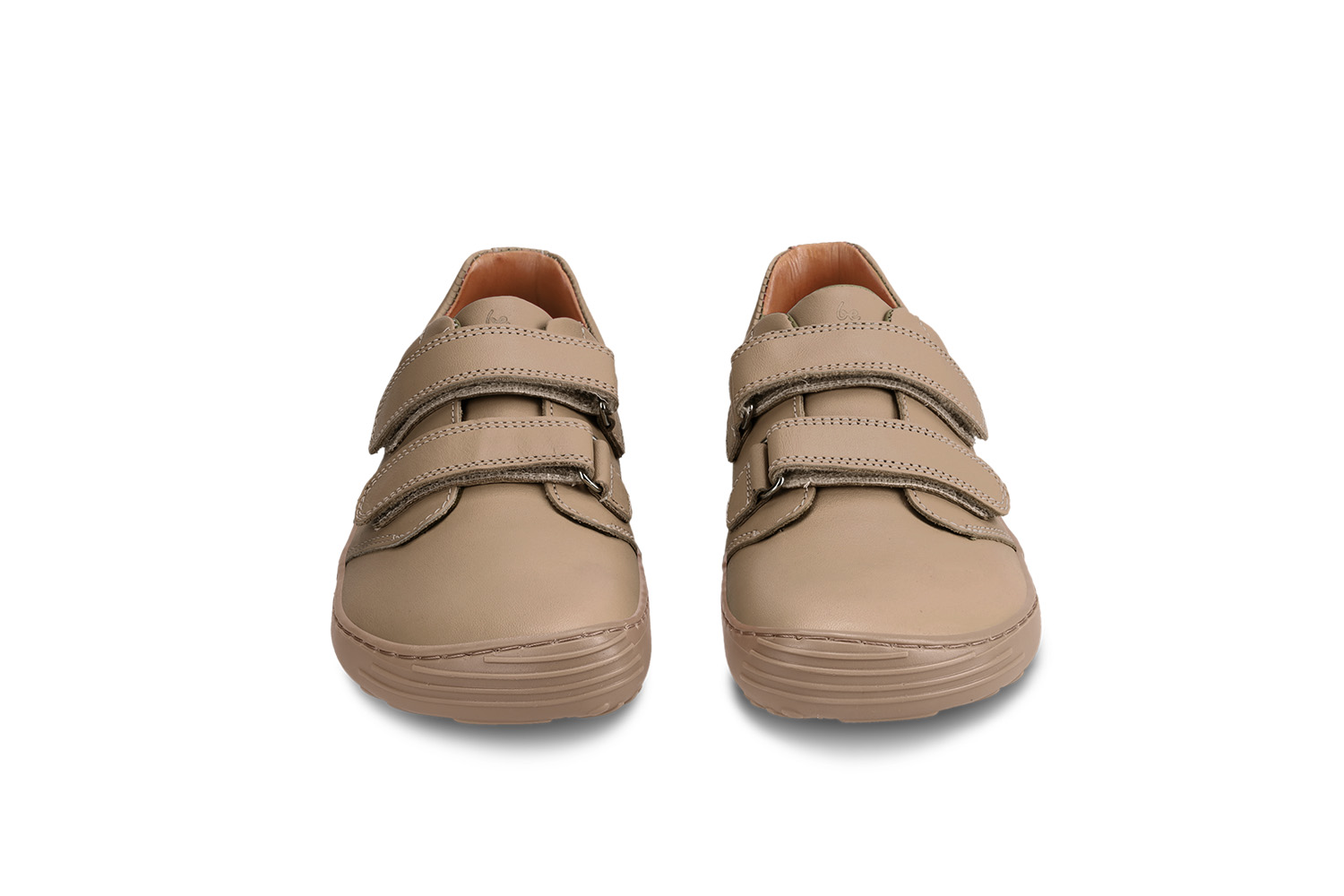 Zapatos barefoot de niños Be Lenka Bounce - All Brown.
  los zapatos descalzos imitan perfectamente el andar descalzo, exactamente como lo ha diseñado la naturaleza  suela cosida para la vida del zapato más larga  zapatos universales adecuados también para eventos especiales  suela KidsUltraGrip para modelos infantiles con excelente agarre y patrón divertido  calzado prácticos gracias al velcro  zapatos ligeros fabricados de piel de napa de primera calidad  elegantes logotipos 