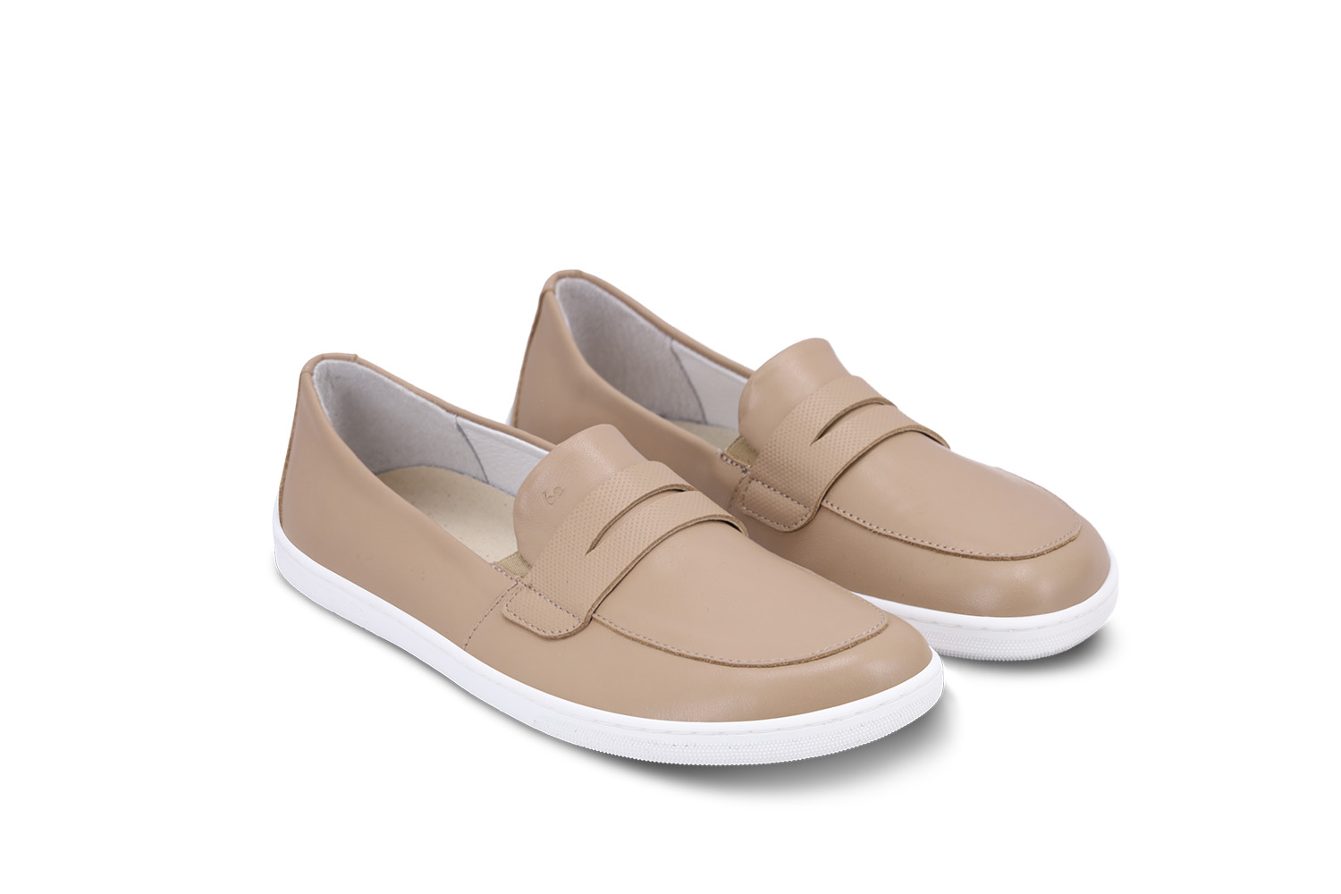 Barefoot Mocasines Be Lenka Buena - Latte Brown.
  diseño minimalista barefoot  fácil de poner sin cordones con elástico en la lengüeta  fácil de combinar con diferentes estilos de ropa: elegante, deportiva e informal  Suela EverydayComfort cosida para alargar la vida del zapato  cómodo de llevar durante todo el día  fino logotipo Be Lenka en relieve en la lengüeta de la zapatilla
Beneficios del calzado barefoot:
  suela ultraflexible  caída cero (zero drop): talón y punta en un mismo plano para una postura adecuada  puntera espaciosa para los dedos del pie  calzado ligero
Tipo: calzado de calle