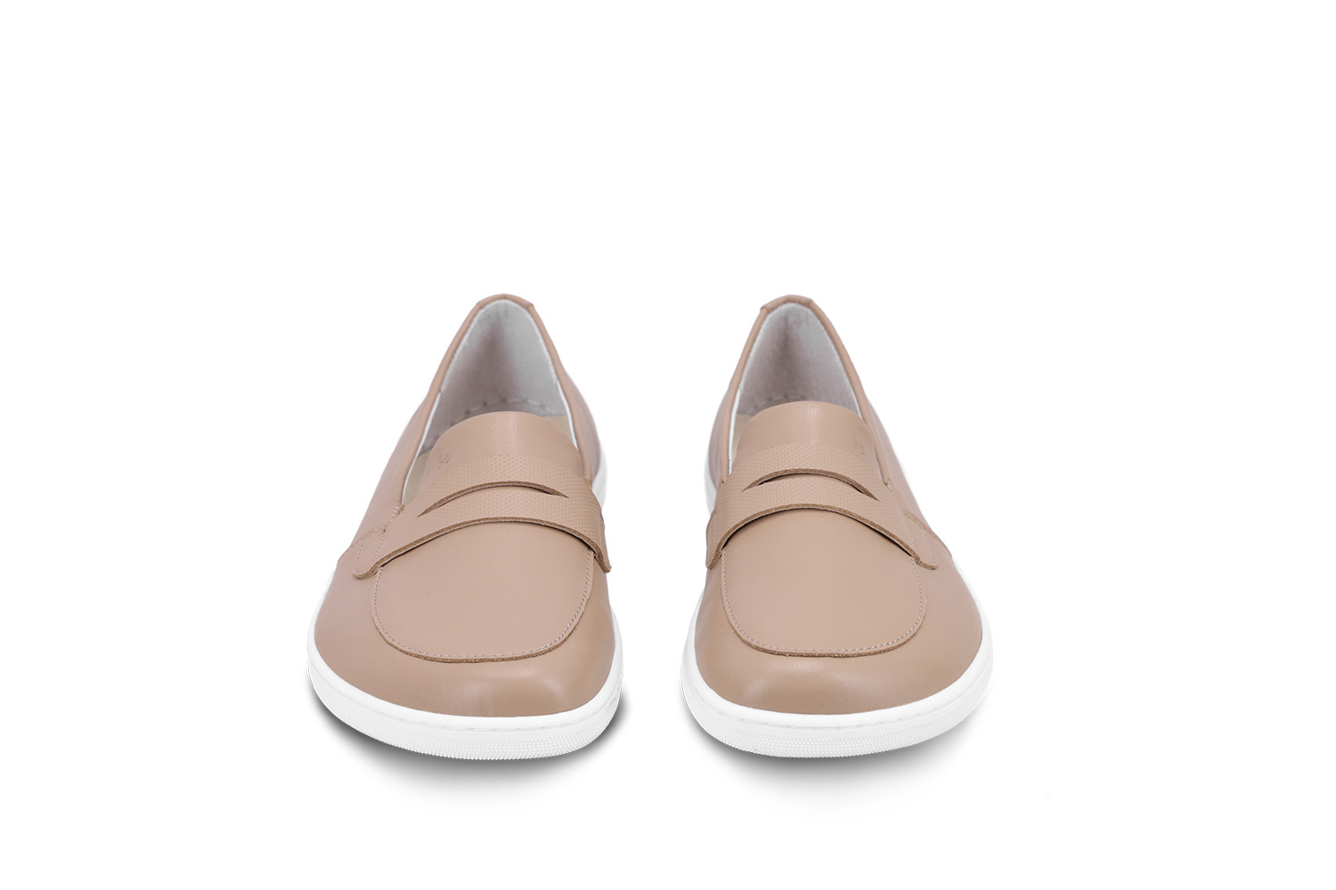 Barefoot Mocasines Be Lenka Buena - Latte Brown.
  diseño minimalista barefoot  fácil de poner sin cordones con elástico en la lengüeta  fácil de combinar con diferentes estilos de ropa: elegante, deportiva e informal  Suela EverydayComfort cosida para alargar la vida del zapato  cómodo de llevar durante todo el día  fino logotipo Be Lenka en relieve en la lengüeta de la zapatilla
Beneficios del calzado barefoot:
  suela ultraflexible  caída cero (zero drop): talón y punta en un mismo plano para una postura adecuada  puntera espaciosa para los dedos del pie  calzado ligero
Tipo: calzado de calle