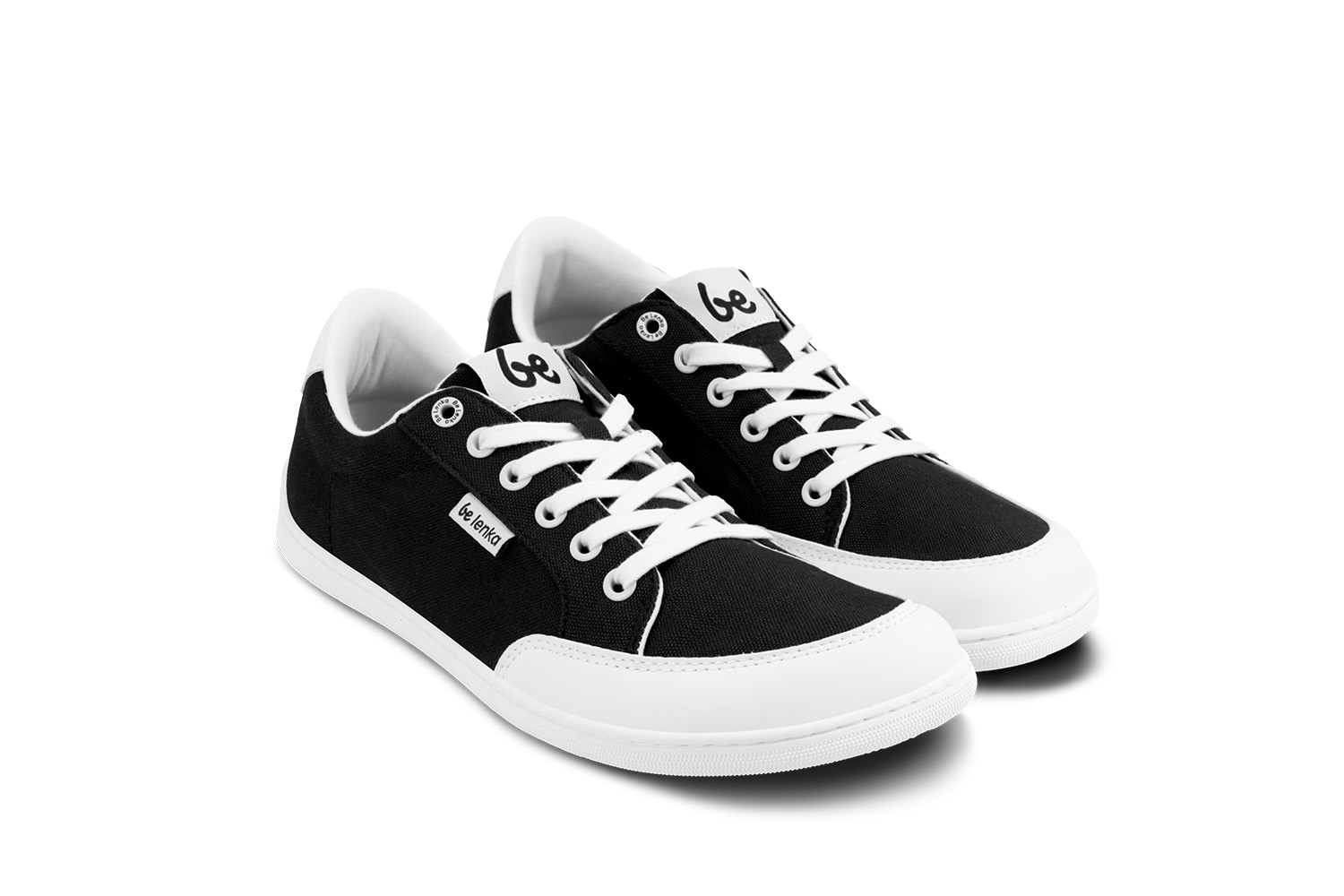 Barefoot zapatillas Be Lenka Rebound - Black & White.





  zapatos extremadamente ligeros para todos los amantes de los clásicos urbanos  suela cosida EverydayComfort Neo para una mayor vida útil del zapato  logotipo textil en la lengüeta y en la parte superior de las zapatillas dos ojales en el interior de las zapatillas para ventilación

Ventajas de los zapatos descalzos:
 imitan perfectamente caminar descalzola forma anatómica del zapato ofrece un generoso espacio para los dedosla caída cero de la suela mantiene el talón y la punta en un mismo plano para una postura adecuada la suela de estimulación con un grosor de 5 mm activa las terminaciones nerviosas del pielos materiales flexibles garantizan una mejor funcionalidad de los músculos y tendones del piela ligereza del calzado como prevención contra la fatiga de las piernas
Tipo: calzado de calle