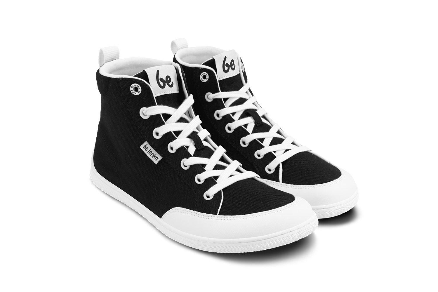 Barefoot zapatillas Be Lenka Rebound - High Top - Black & White.




  zapatos extremadamente ligeros para todos los amantes de los clásicos urbanos  suela cosida EverydayComfort Neo para una mayor vida útil del zapato  logotipo textil en la lengüeta y en la parte superior de las zapatillas  trabilla en el talón para calzarse más fácilmente  dos ojales en el interior de las zapatillas para ventilación

Ventajas de los zapatos descalzos:
 imitan perfectamente caminar descalzola forma anatómica del zapato ofrece un generoso espacio para los dedosla caída cero de la suela mantiene el talón y la punta en un mismo plano para una postura adecuada la suela de estimulación con un grosor de 5 mm activa las terminaciones nerviosas del pielos materiales flexibles garantizan una mejor funcionalidad de los músculos y tendones del piela ligereza del calzado como prevención contra la fatiga de las piernas
Tipo: calzado de calle