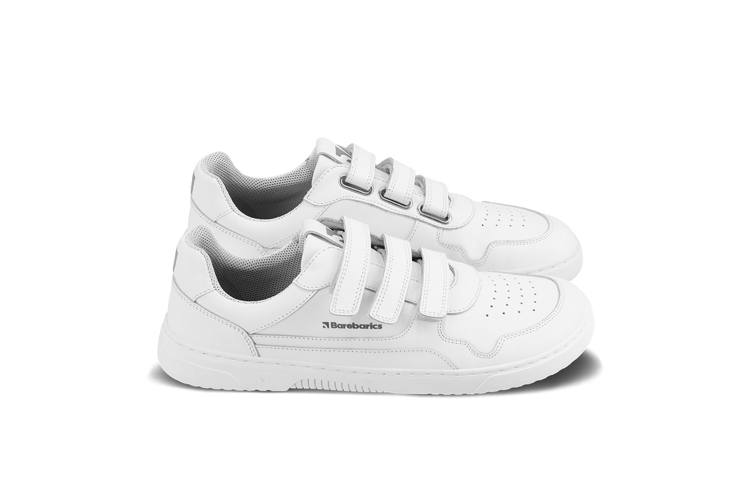 Barefoot Sneakers Barebarics Zing Velcro - All White - Leather.
Forma anatómica - El calzado respeta la forma de los pies.
Más información:
calzado de callediseño urbano modernodiseñado y hecho a mano en la Unión Europeaexcelente durabilidad y estabilidad del color de los materialesdisponible en tallas: 36 - 47 (según la medida europea)