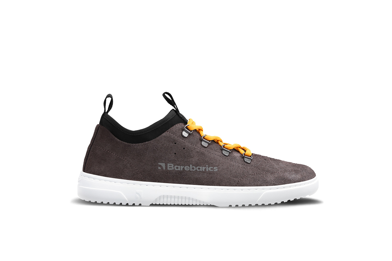 Barefoot Sneakers Barebarics Bronx - Midnight Black.
Las zapatillas Barebarics se fabrican mediante procesos que minimizan el impacto en el medio ambiente.
  La parte superior está hecha de cuero y textil  El forro está hecho de lycra y microfibra  La suela está hecha de goma sintética suave con alta resistencia al desgaste.



Atributos del calzado “barefoot”
    Forma anatómica - La zapatilla respeta la forma del pie.

Más información
calzado de callediseño urbano modernodiseñado y hecho a mano en la Unión Europea con el uso de materiales sostenibles localesexcelente durabilidad y solidez del color de los materialesdisponibles en tallas: 36 - 47 (según medida europea)